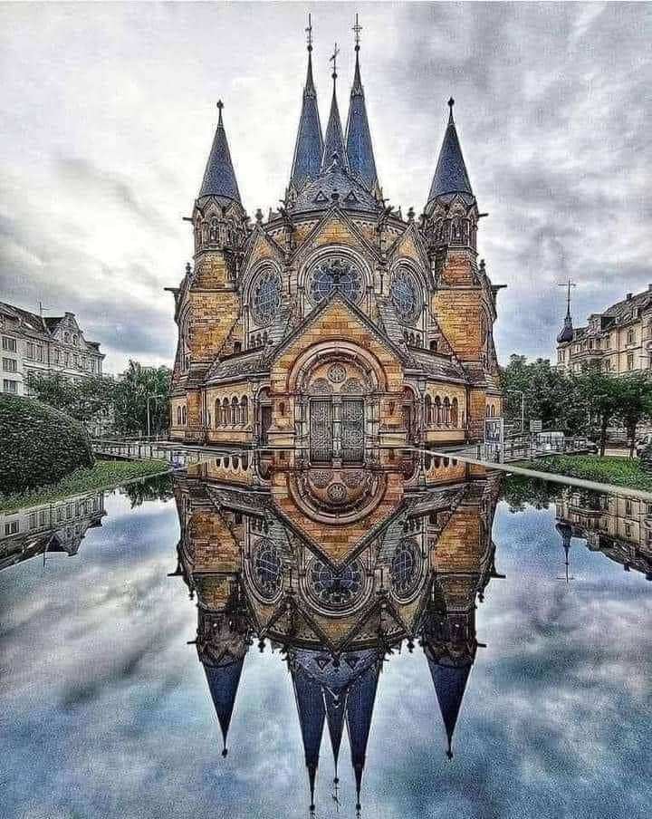 Wiesbaden turrets reflected in water